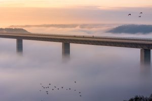 Kochertalbrücke Hohenlohe – Drohnenaufnahme im Morgennebel
